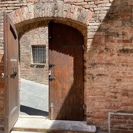 Fonte 6: Centro Vicino Piazza Del Campo Apartment
